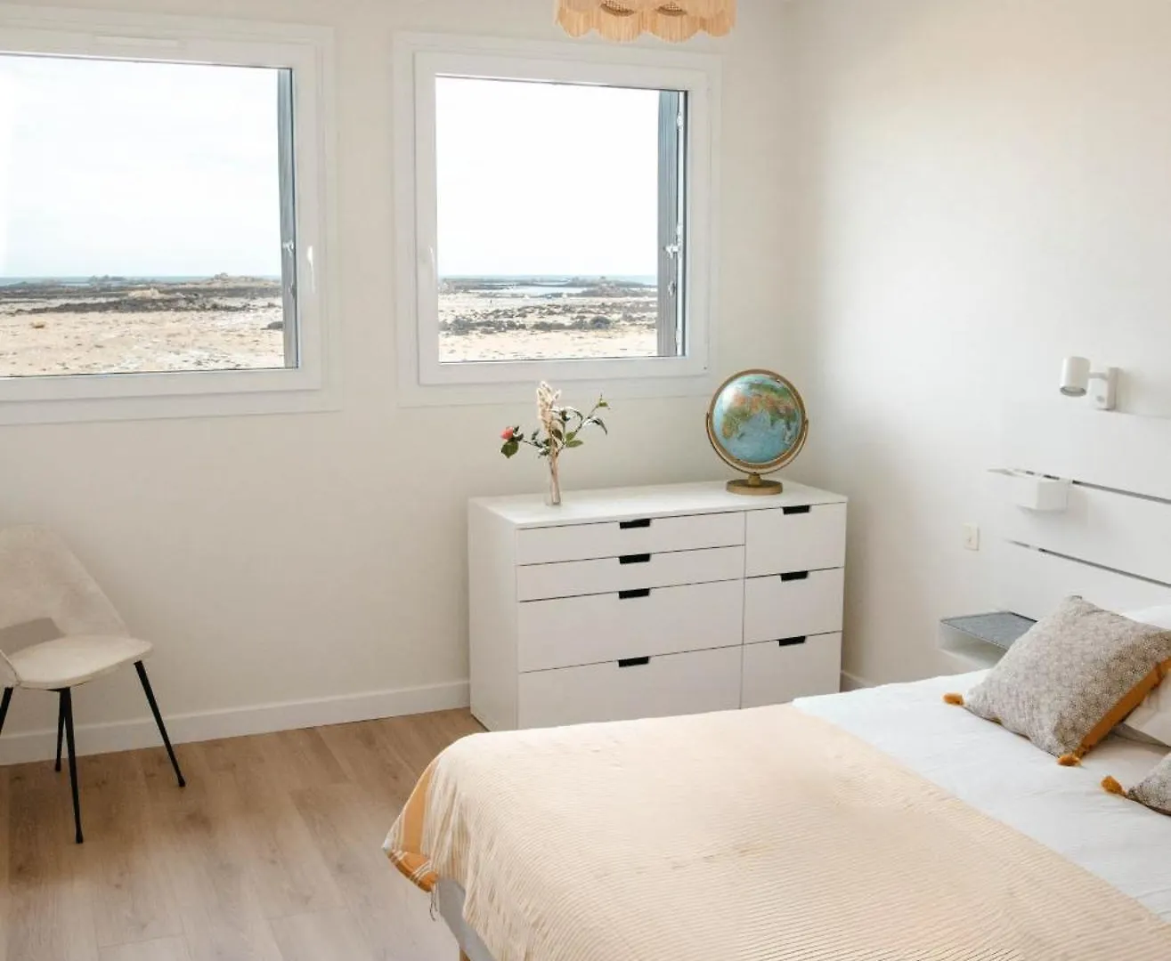 Belle Maison Pour 8 Sur La Plage De Kervenni Plouguerneau 0*,  France